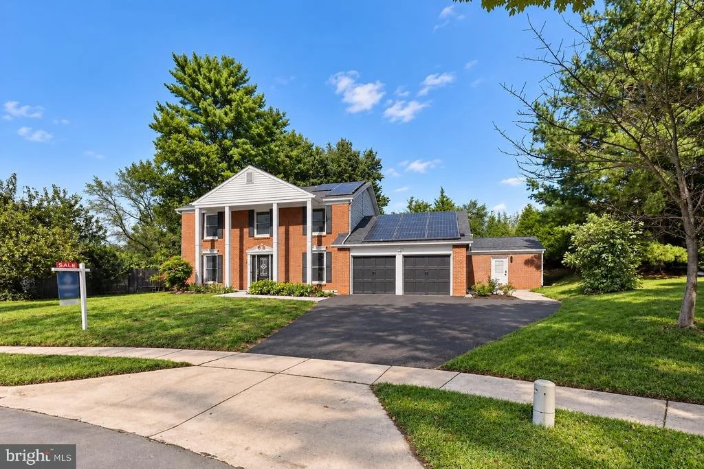 Photo of 9 RICHVIEW COURT