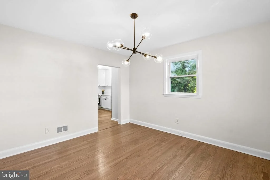 Photo of 531 FOREST VIEW ROAD