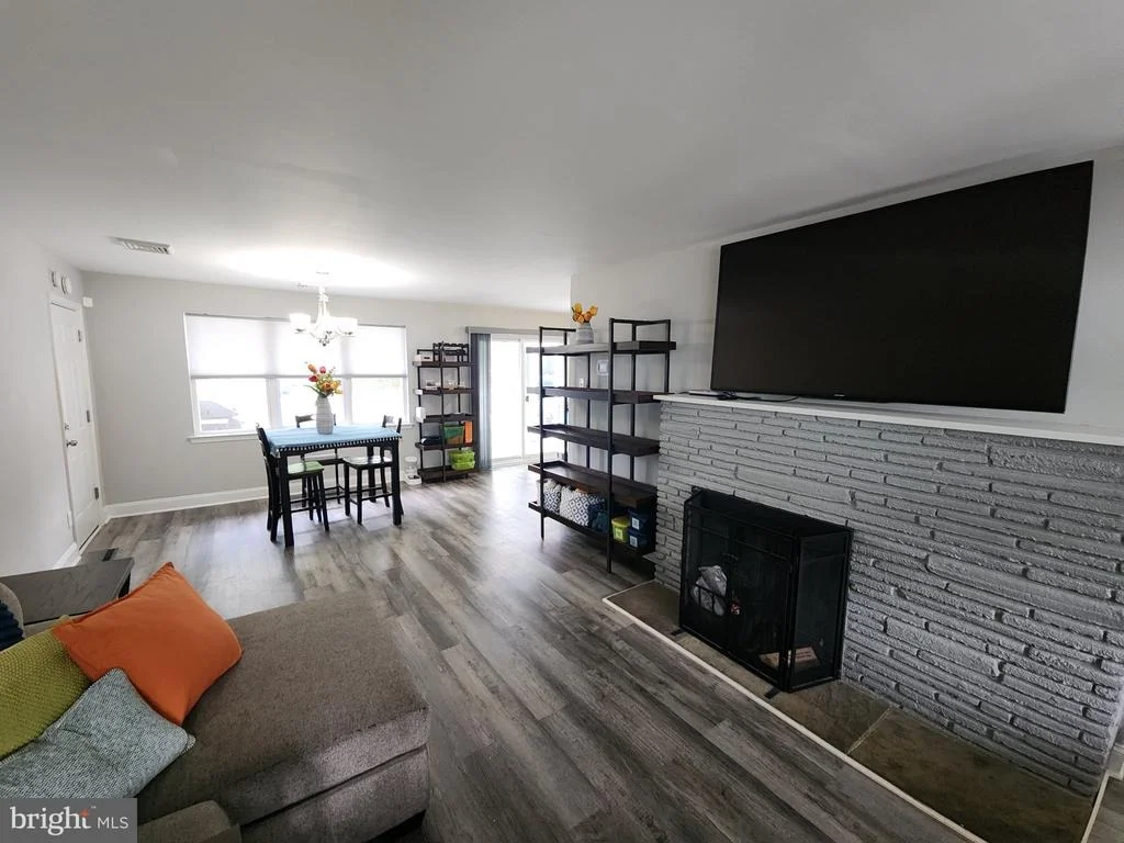 Photo of 802 DEVON ROAD