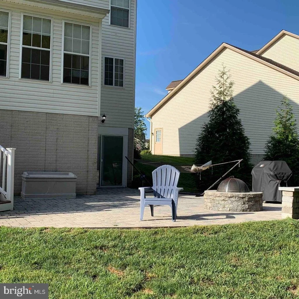 Photo of 428 CLYDEBANK DRIVE