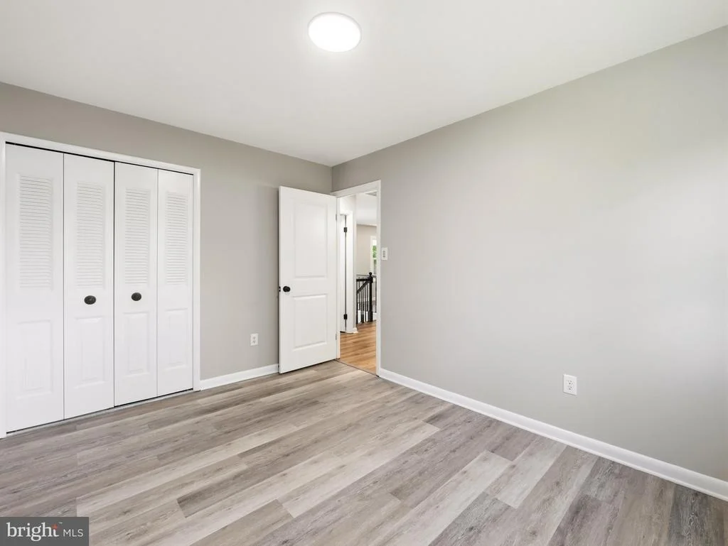 Photo of 17608 FOREST GLEN CIRCLE