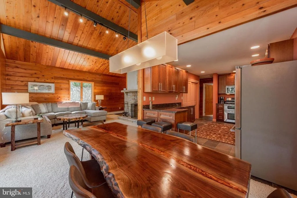 Photo of 106 LODGE CIRCLE