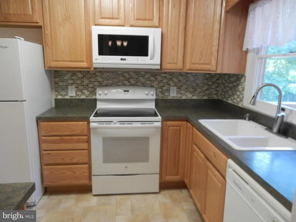 Photo of 45286 BAREFOOT DRIVE