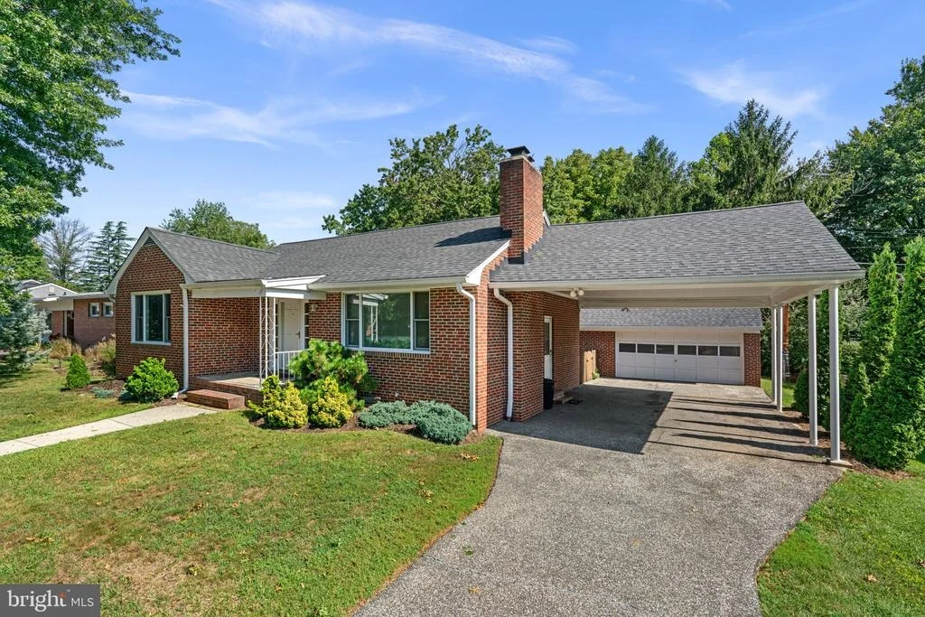 Photo of 2206 PLEASANT DRIVE