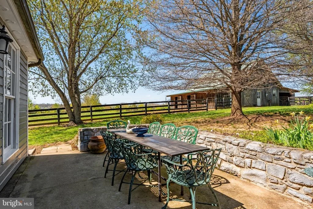 Photo of 871 OLD CHAPEL ROAD