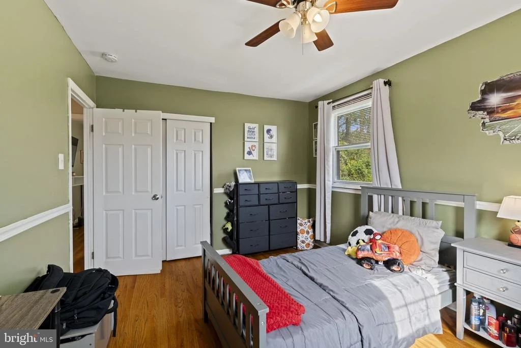 Photo of 111 E HEMMINGS WAY