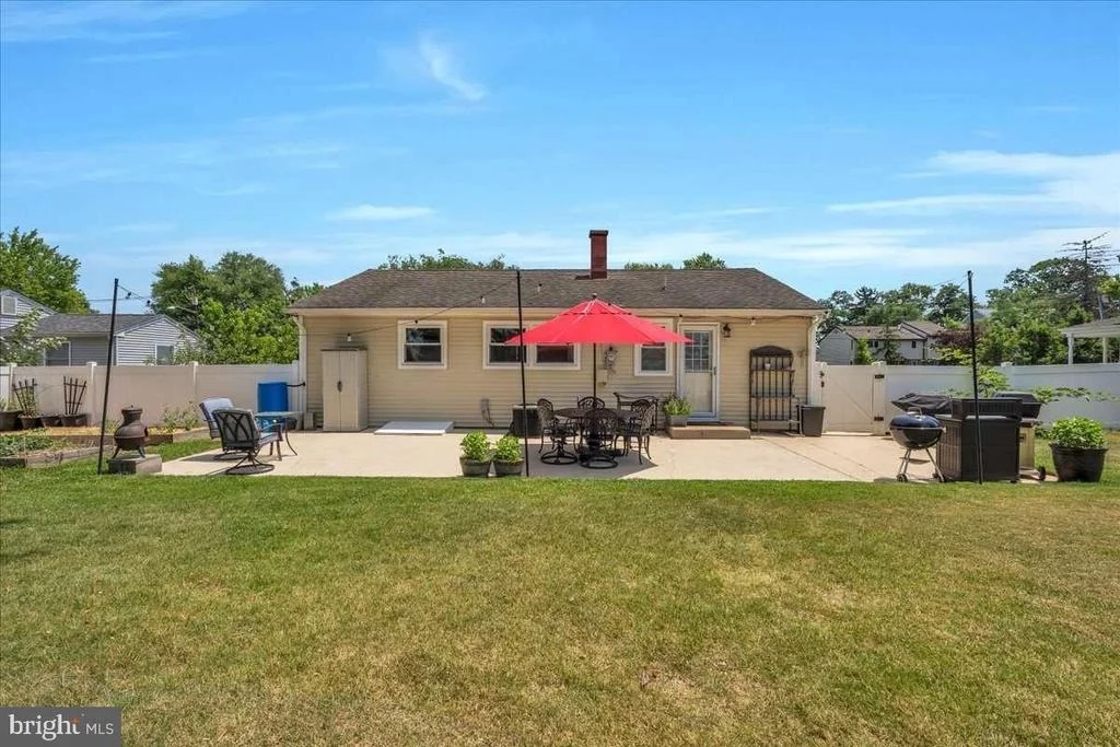 Photo of 15 RADNOR BOULEVARD