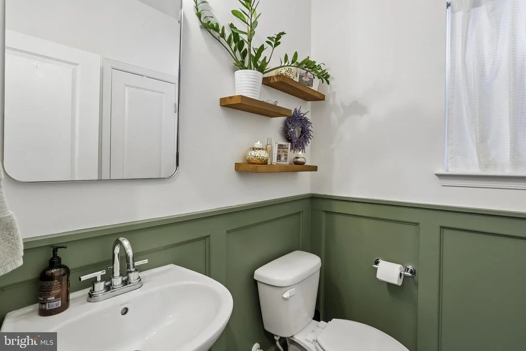 Photo of 1109 SAXTON DRIVE