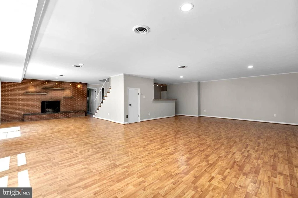 Photo of 18015 MUNCASTER ROAD