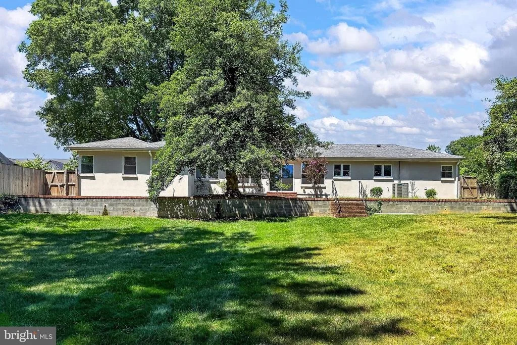 Photo of 201 LONGVIEW DRIVE