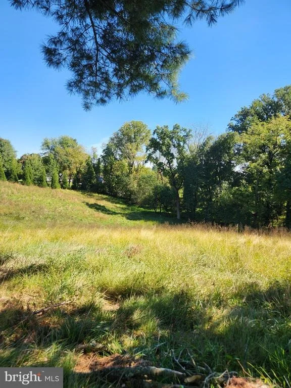 Photo of 12425 HILL CREST