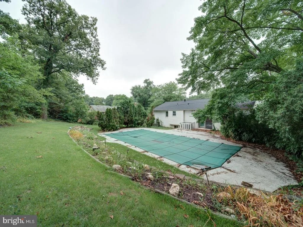 Photo of 4837 RANDOLPH DRIVE