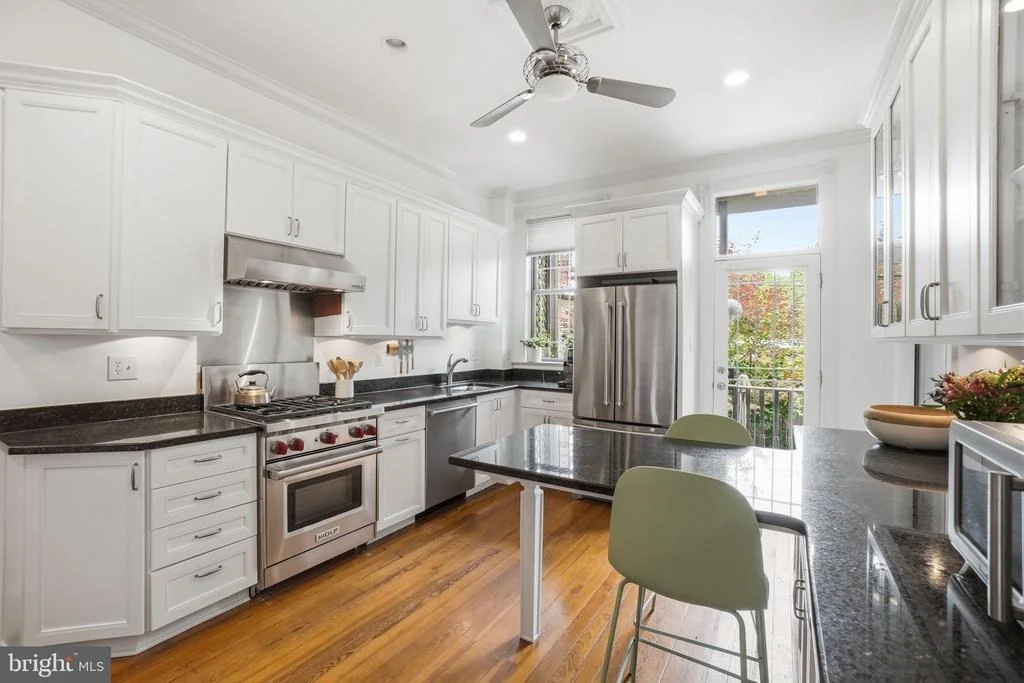 Photo of 210 8TH STREET SE