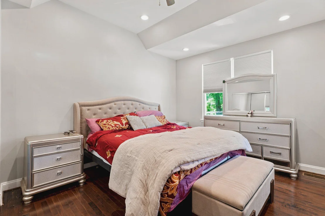 Photo of 4501 FOREST VIEW AVENUE