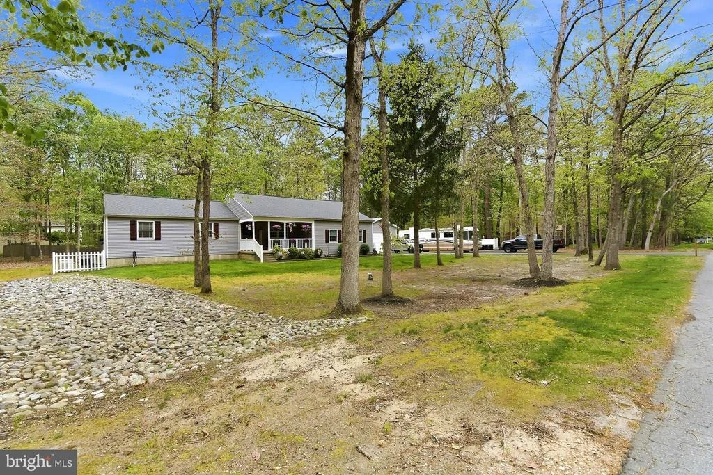 Photo of 33 RED OAK DRIVE