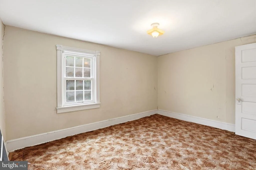 Photo of 523 HAY ROAD