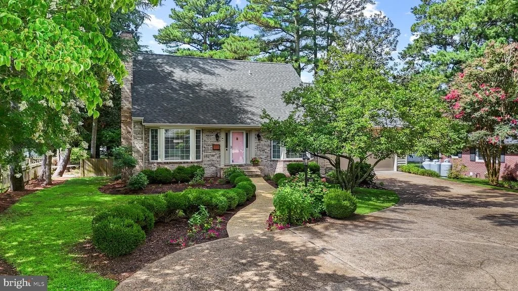 Photo of 602 CRESTVIEW LANE