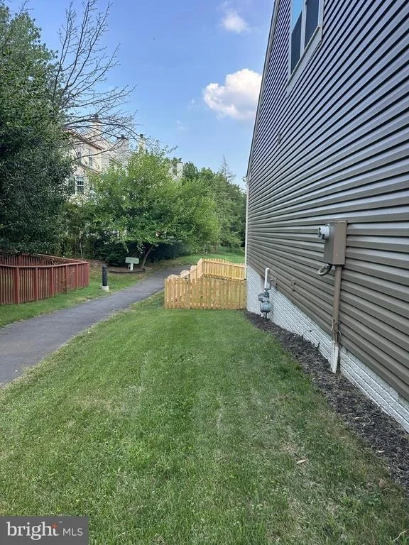 Photo of 43997 NEEDMORE COURT