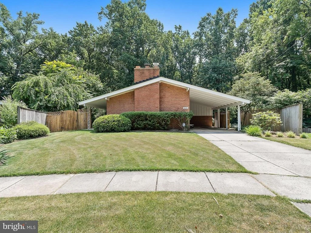Photo of 600 WINONA COURT