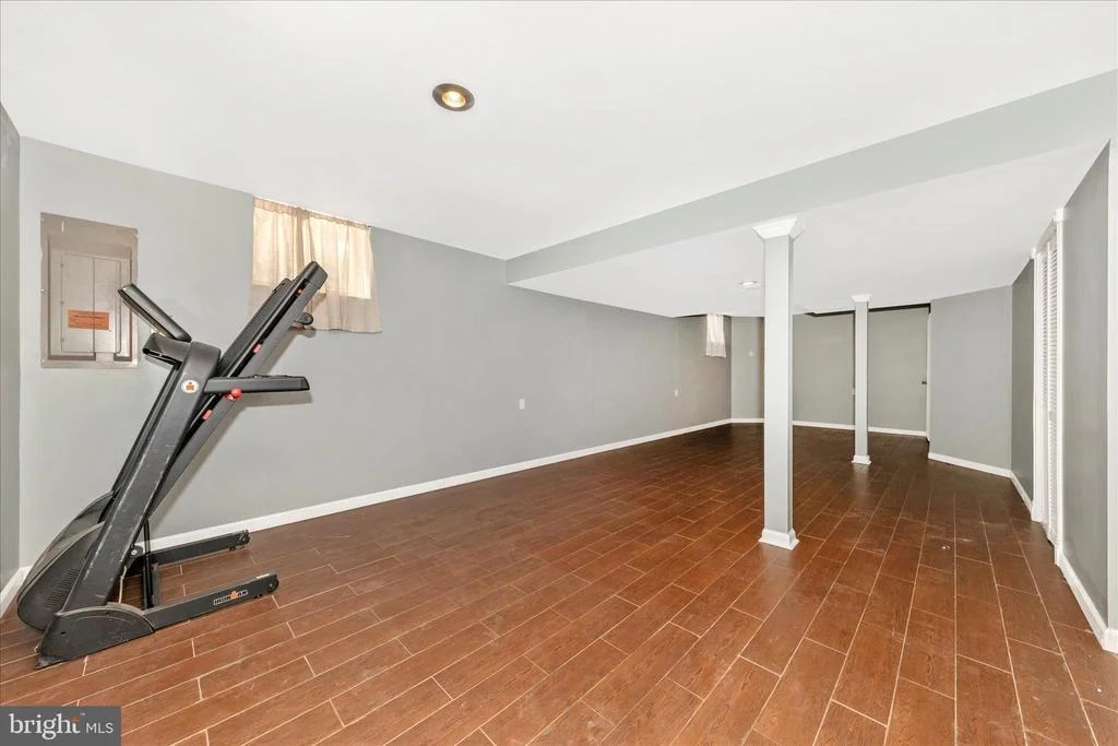 Photo of 2160 COLLINGWOOD LANE
