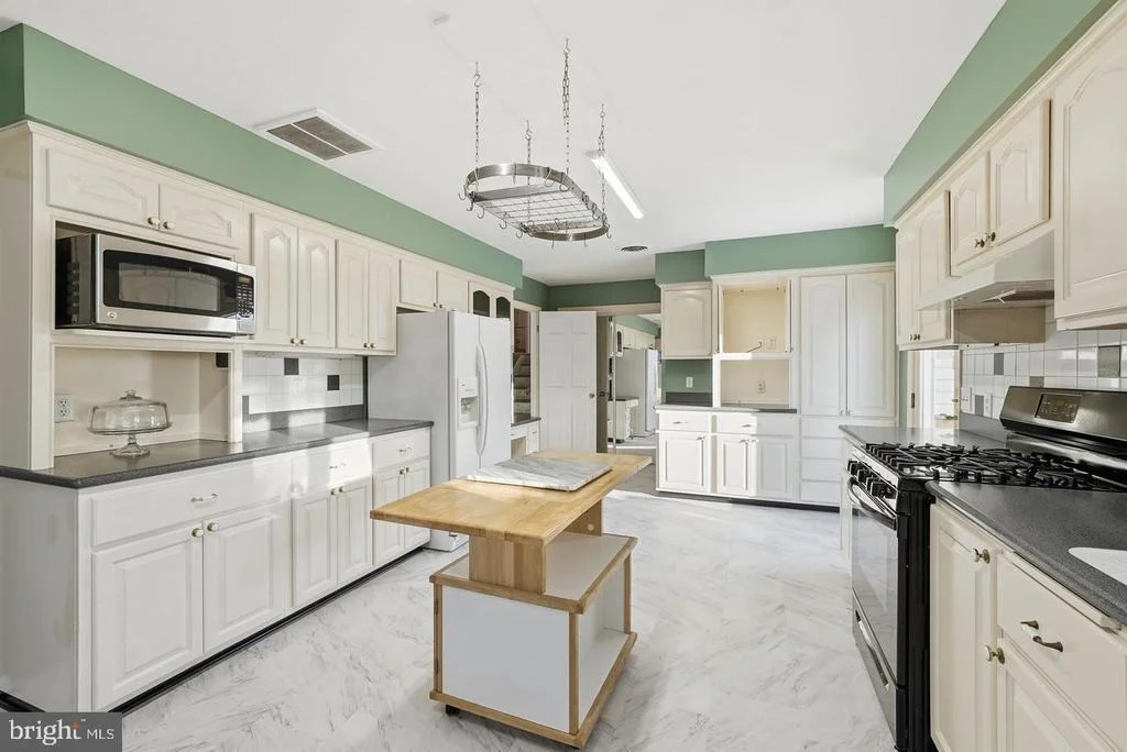 Photo of 1206 BEECHWOOD DRIVE