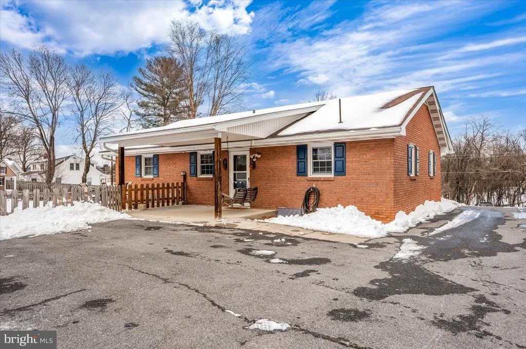 Photo of 15225 CLEAR SPRING ROAD