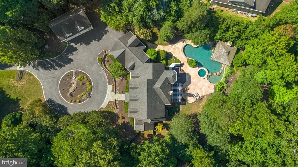 Photo of 370 EAGLE HILL ROAD