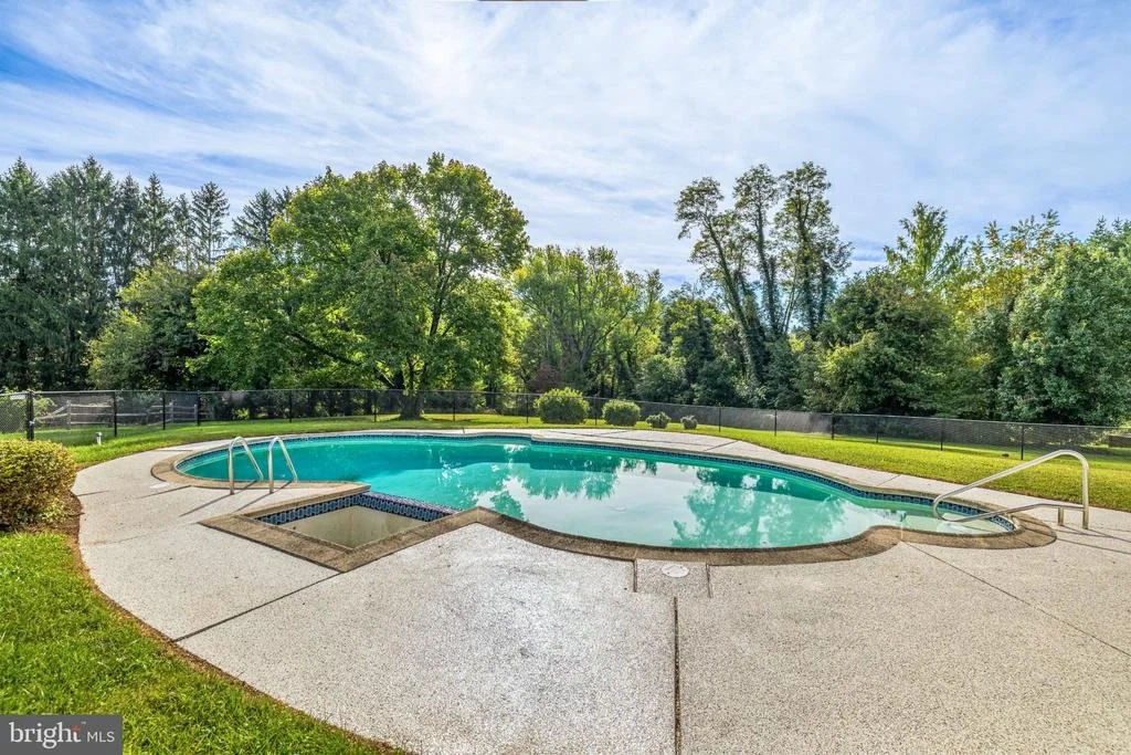 Photo of 12721 MANOR ROAD