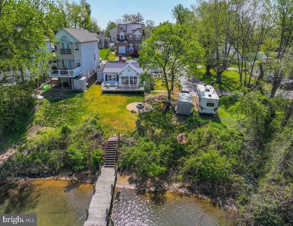 Photo of 7801 WATERVIEW