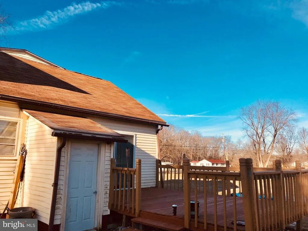 Photo of 1495 DINAHS CORNER ROAD