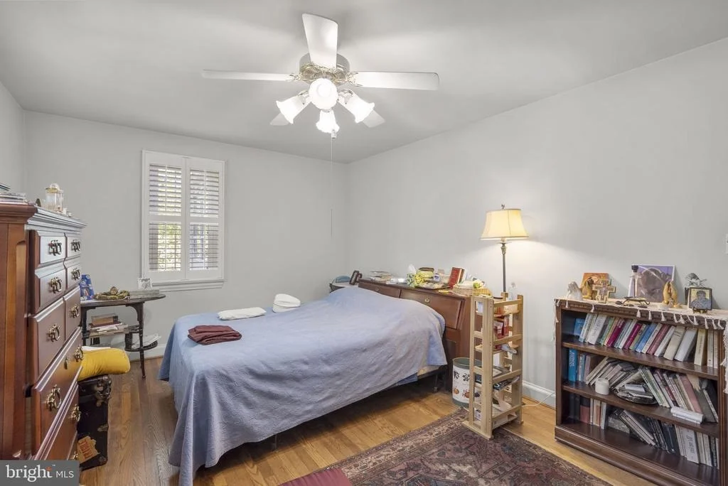 Photo of 8911 BRADFORD ROAD