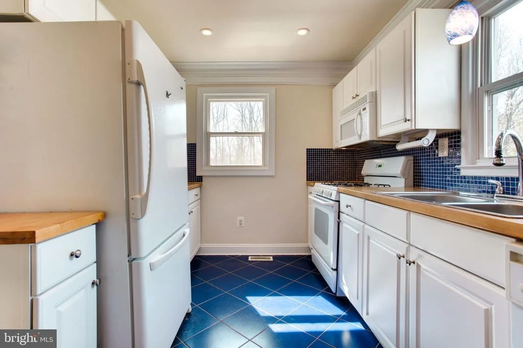 Photo of 9429 LAFAYETTE AVENUE