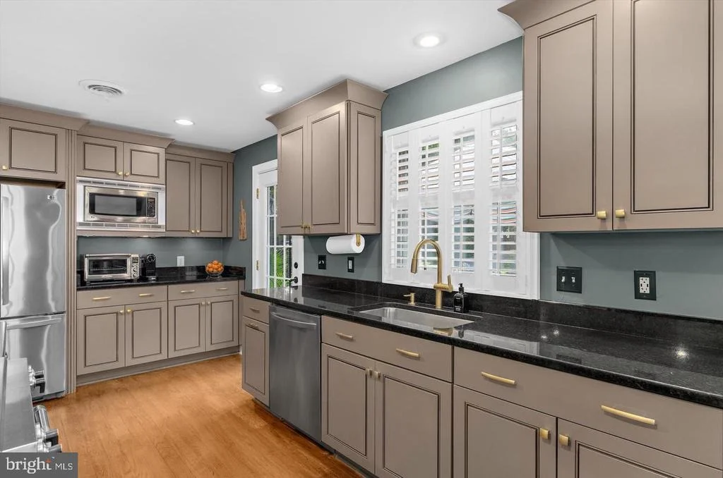 Photo of 228 DEWEY DRIVE