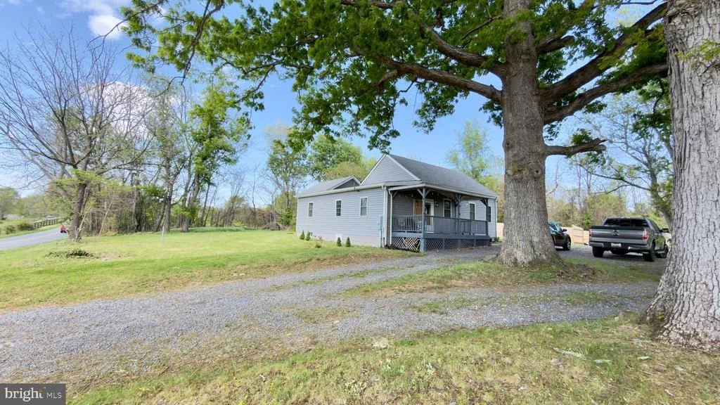 Photo of 1752 SUMMIT POINT ROAD