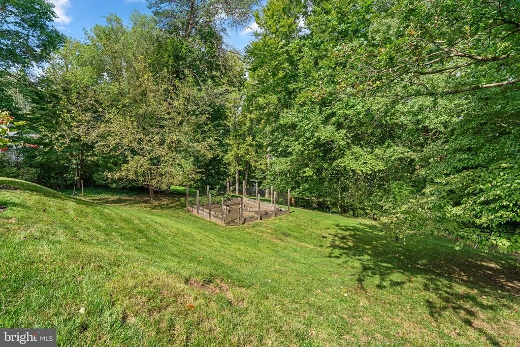 Photo of 6521 DARNALL ROAD