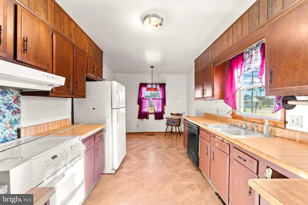 Photo of 323 MAIN