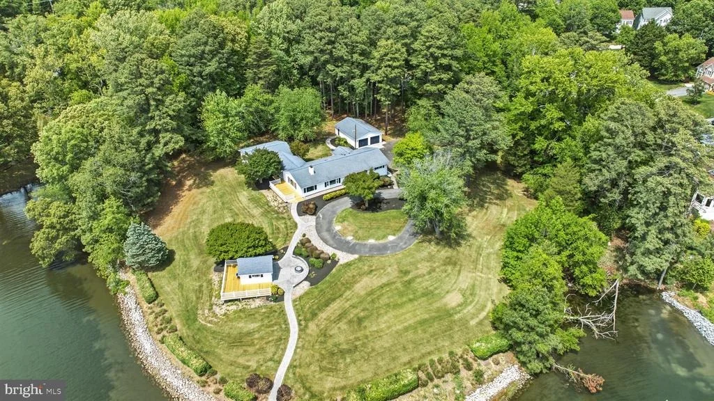 Photo of 160 BAMBOUSHAY LANE