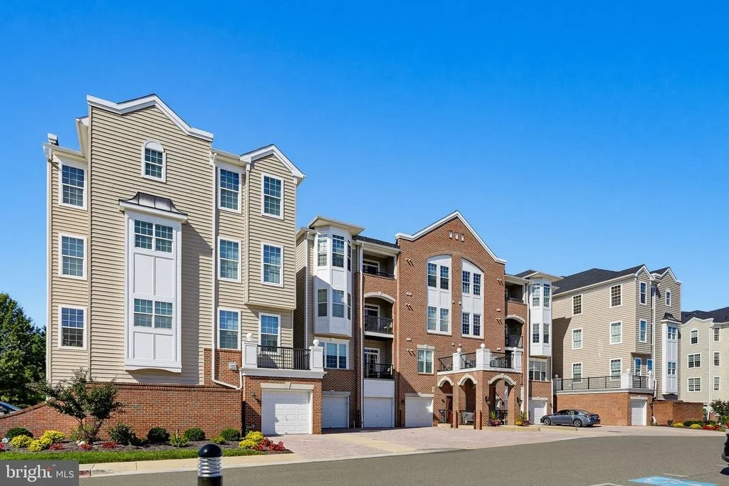 Photo of Unit 304 at 7305 MAPLECREST ROAD