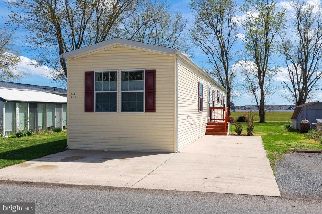 Photo of 31696 SIHAM ROAD