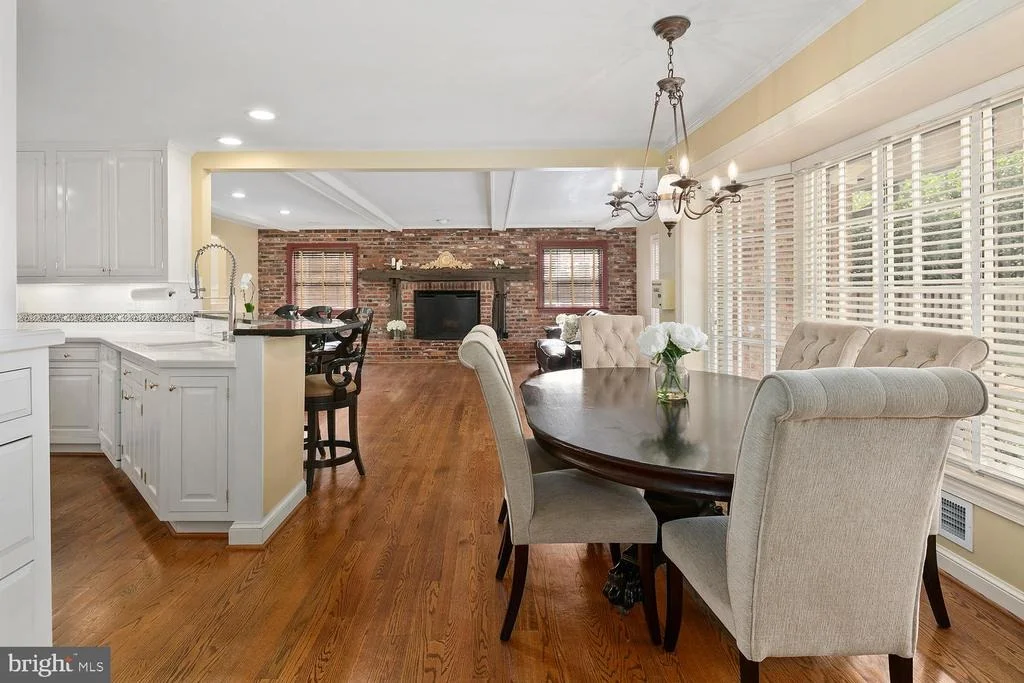 Photo of 1613 FOREST LANE