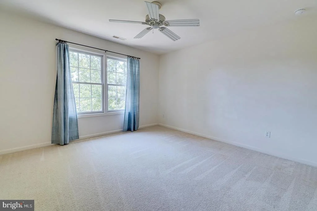 Photo of 142 W SHORE DRIVE