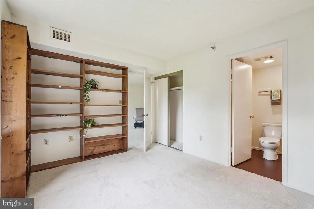 Photo of Unit 2220 at 15107 INTERLACHEN DRIVE