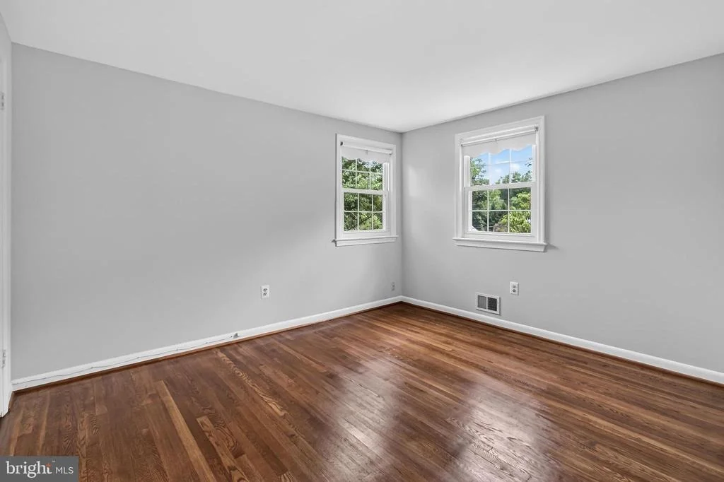 Photo of 4019 ROBERTSON BOULEVARD