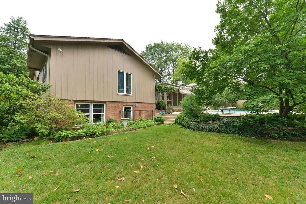 Photo of 7040 QUANDER ROAD