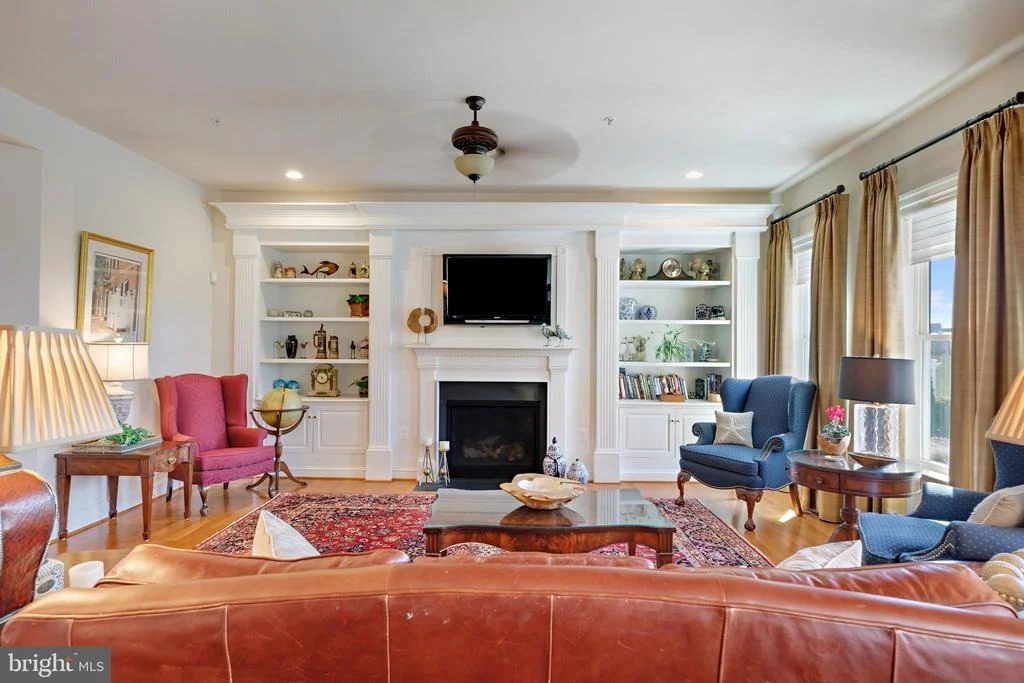 Photo of 2926 LEVEE DRIVE