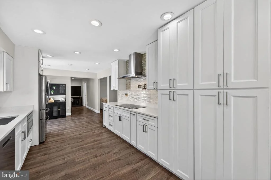 Photo of 4202 MINSTRELL LANE