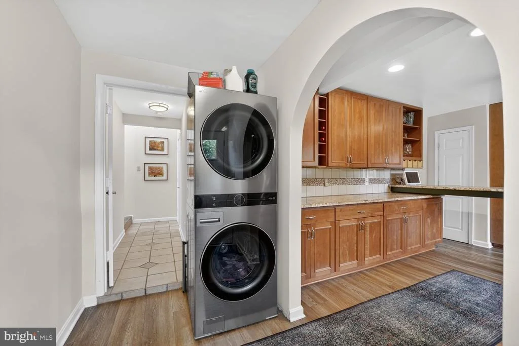 Photo of 10123 CAPITOL VIEW AVENUE