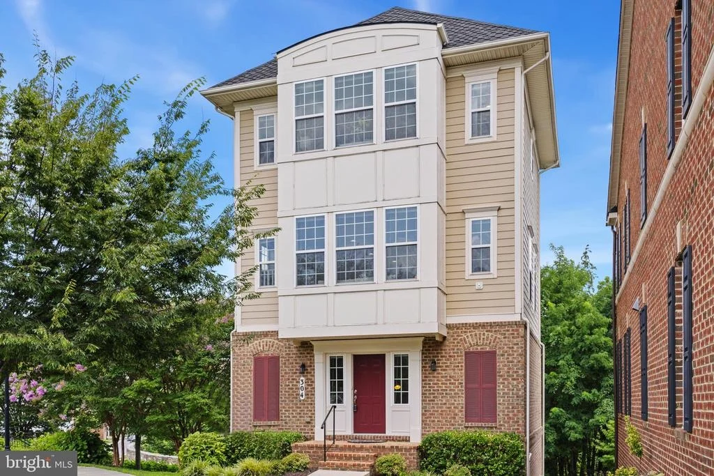 Photo of 304 PARKVIEW AVENUE