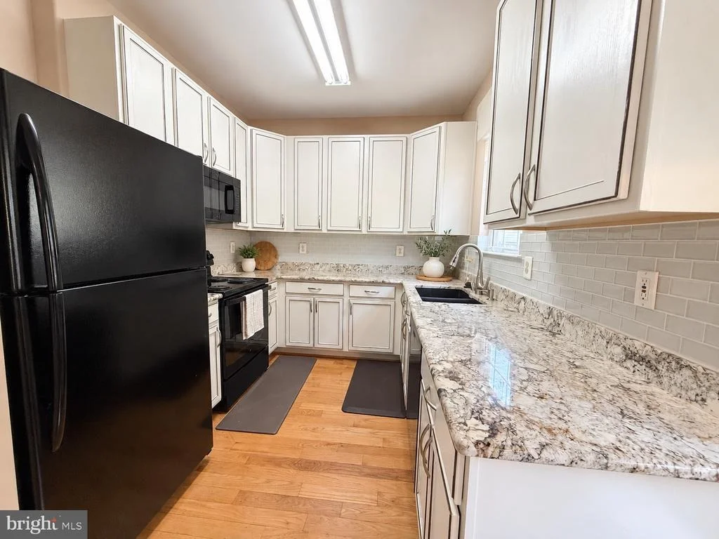 Photo of 22597 MAISON CARREE SQUARE