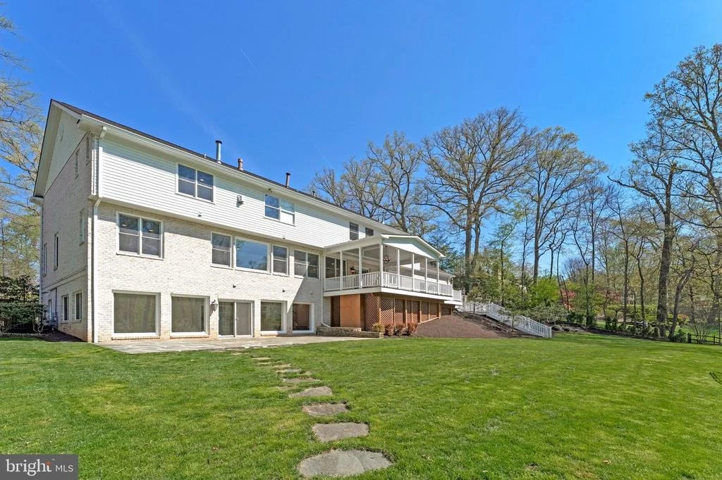 Photo of 8611 BROOK ROAD